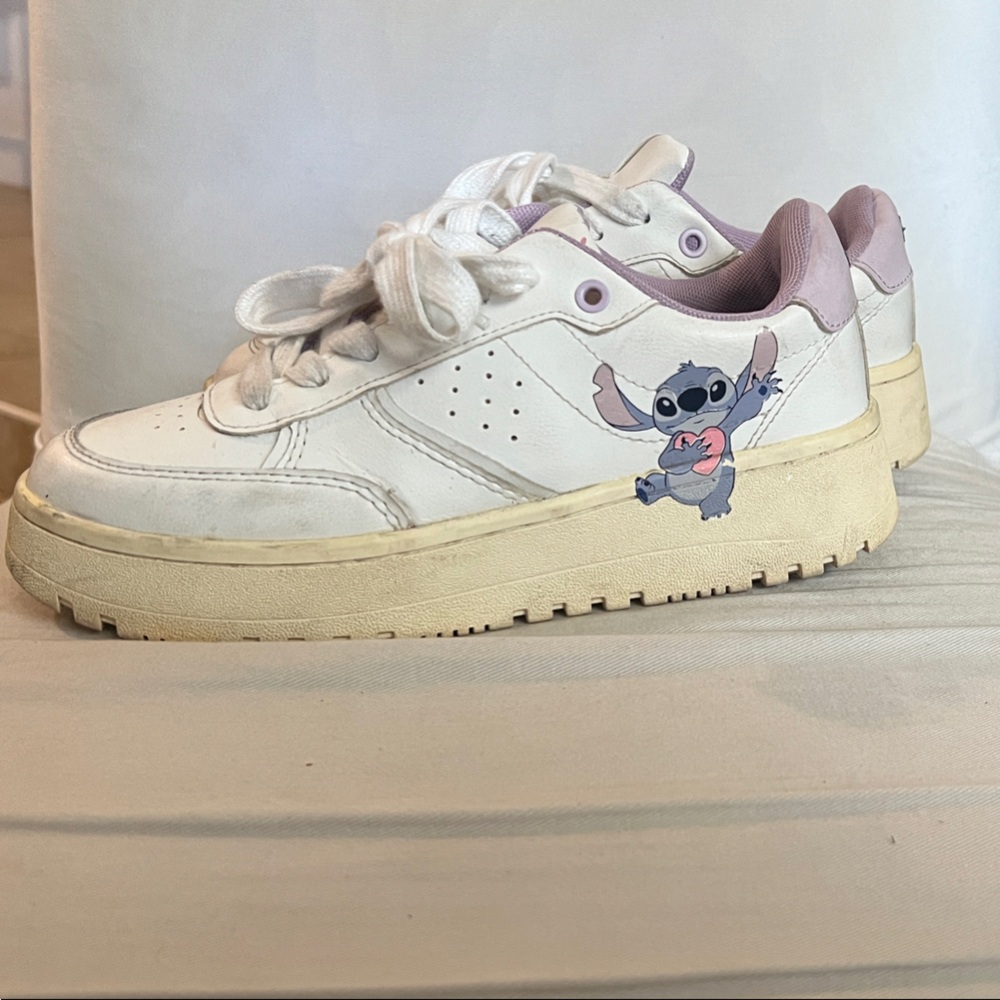 Zara Kids White and Cream “Stitch” Sneakers